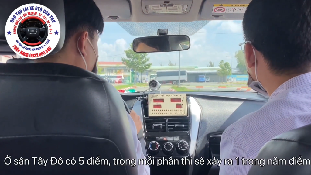 Thầy Khoa hướng dẫn học viên phần thi sa hình sân Tây Đô - Cần Thơ - Phần 1 1 Huong dan hoc vien phan thi sa hinh san Tay Do Can Tho Phan 1