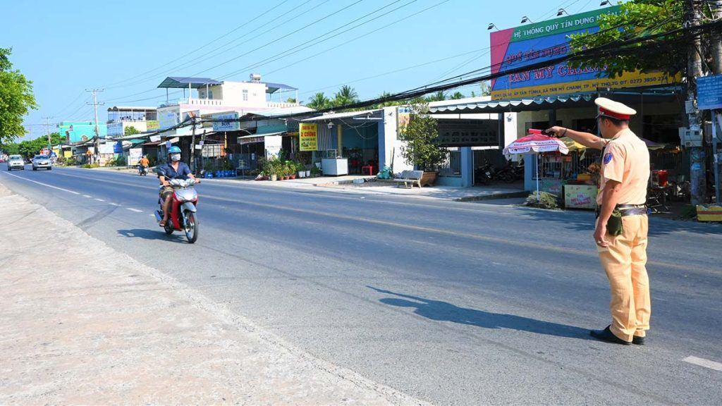 Mức xử phạt xe ô tô chạy quá tốc độ từ 20 - 35km/h năm 2023 2 qua toc do 20 35kmh 2