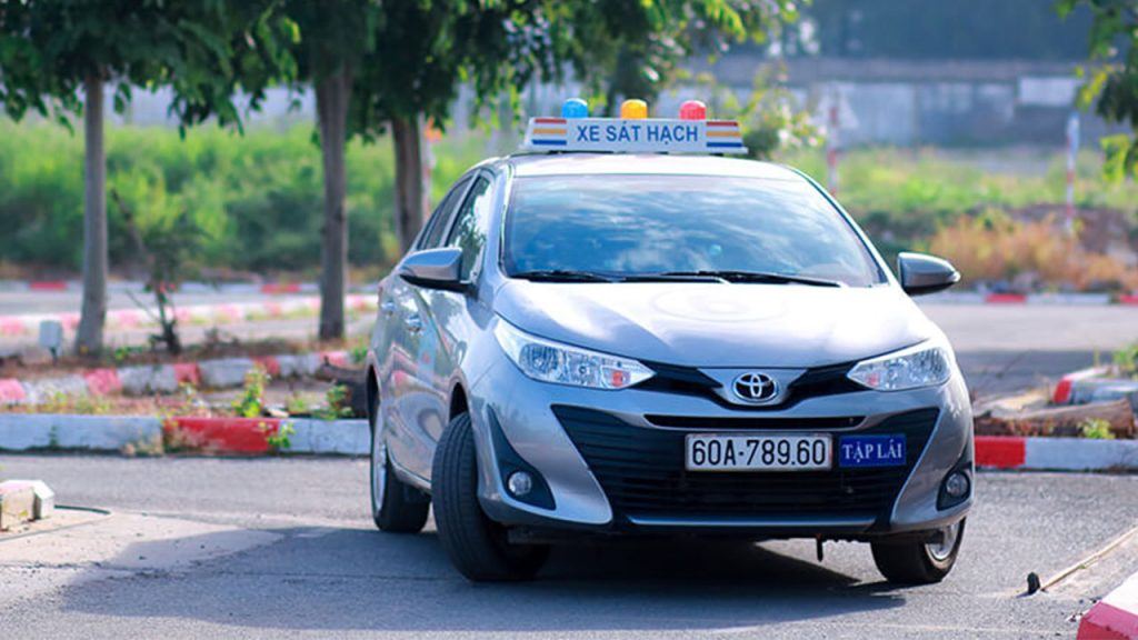 Bằng lái xe B1 lái được xe gì? Thời hạn bao lâu? 1 hoc bang lai b1 co mat thoi gian khong 3