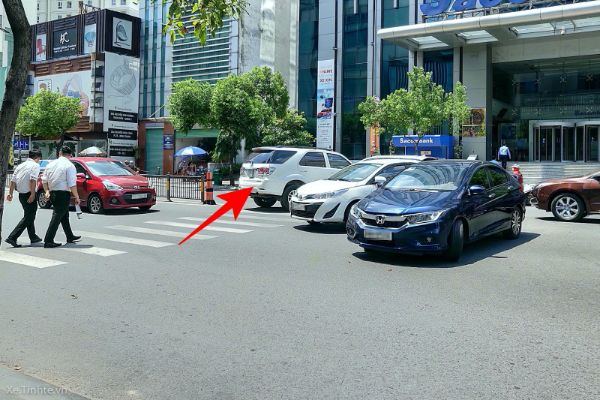 Lái Xe Đúng Luật: Khi Nào Được Phép Quay Đầu Xe Ô Tô? 1 lai-xe