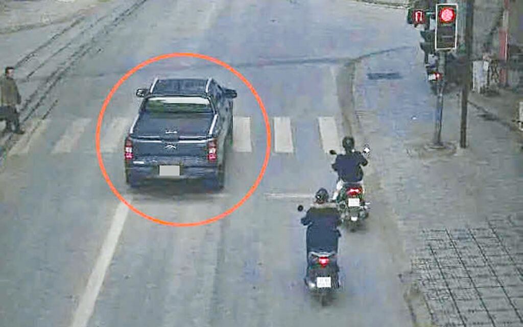 7 Lỗi Lái Xe Ô Tô Dễ Bị Phạt Nặng Mà Tài Xế Cần Biết 1 Vượt đèn đỏ