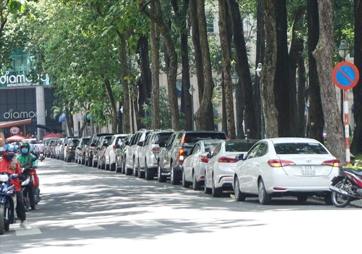 Đào tạo lái xe: Những vị trí cấm dừng đỗ mà tài xế cần biết 1 Dau Xe O To